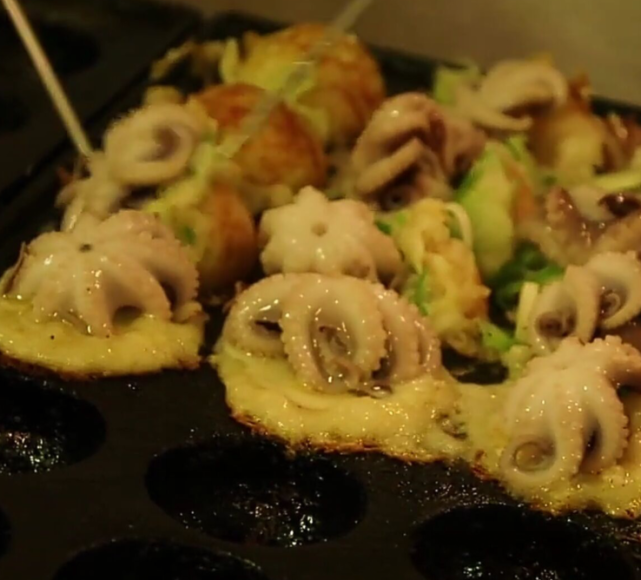 味蕾冒险与成长励志，探索最新奇小吃的美食之旅