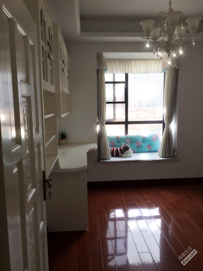 格尔木租房最新动态,小巷深处的独特风情