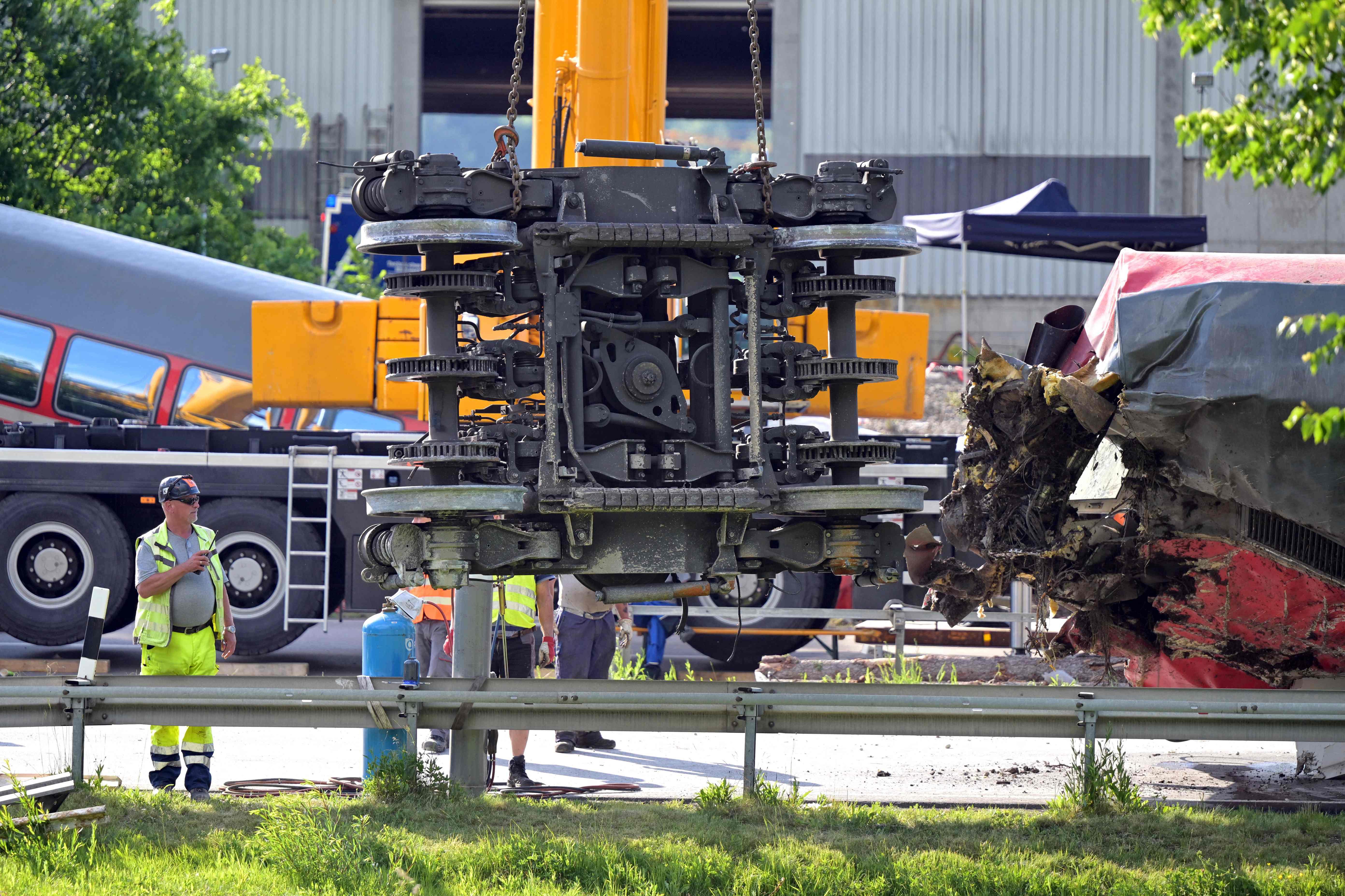最新火车脱轨事故中的意外之旅揭秘