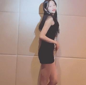 关晓彤街舞风采,小巷深处的舞蹈与独特小店探秘