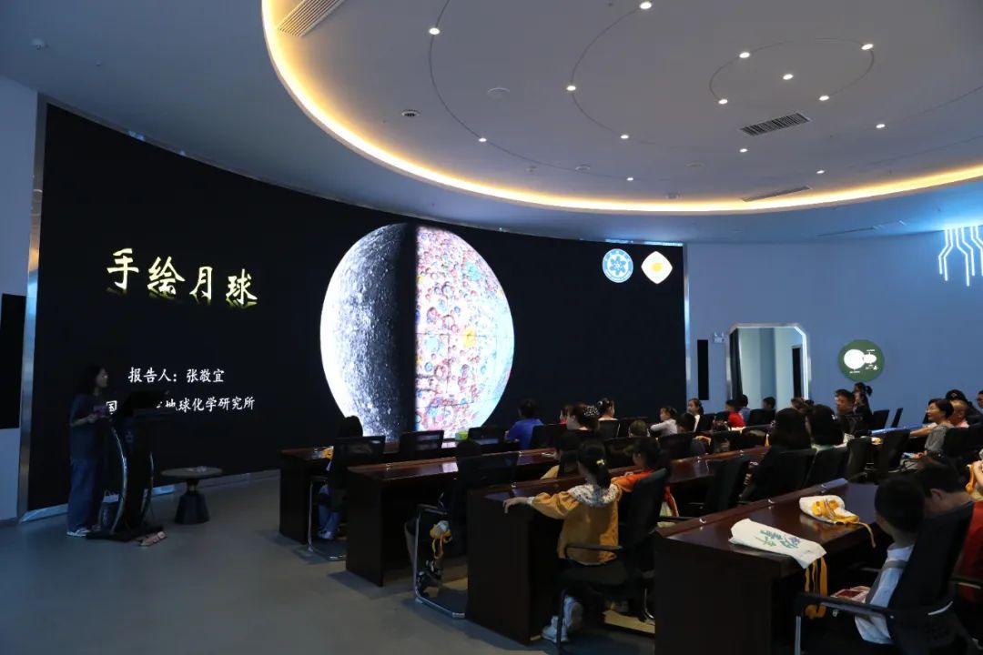 央视最新公益广告2024探寻小巷独特风味,巷陌特色小店的故事