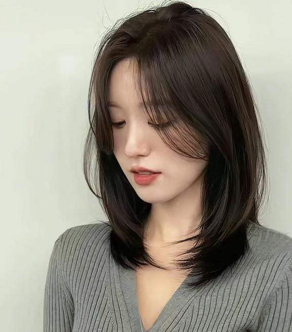 2024年最新女生发型流行趋势与日常发型故事探索之旅