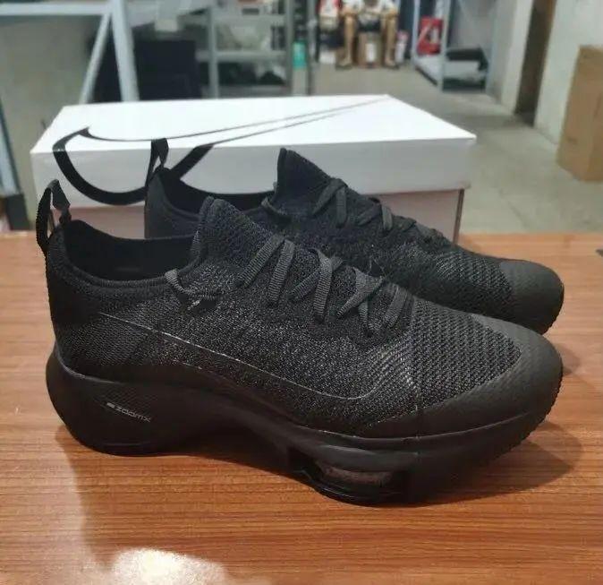 最新Nike跑鞋，科技与舒适的完美融合