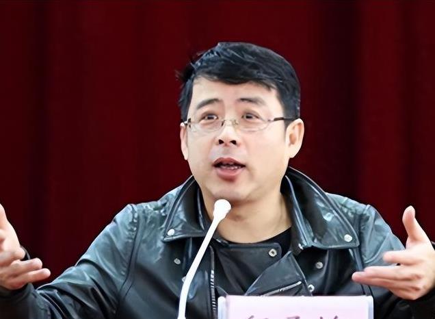阿丘最新动态，时代背景下的崛起与深远影响