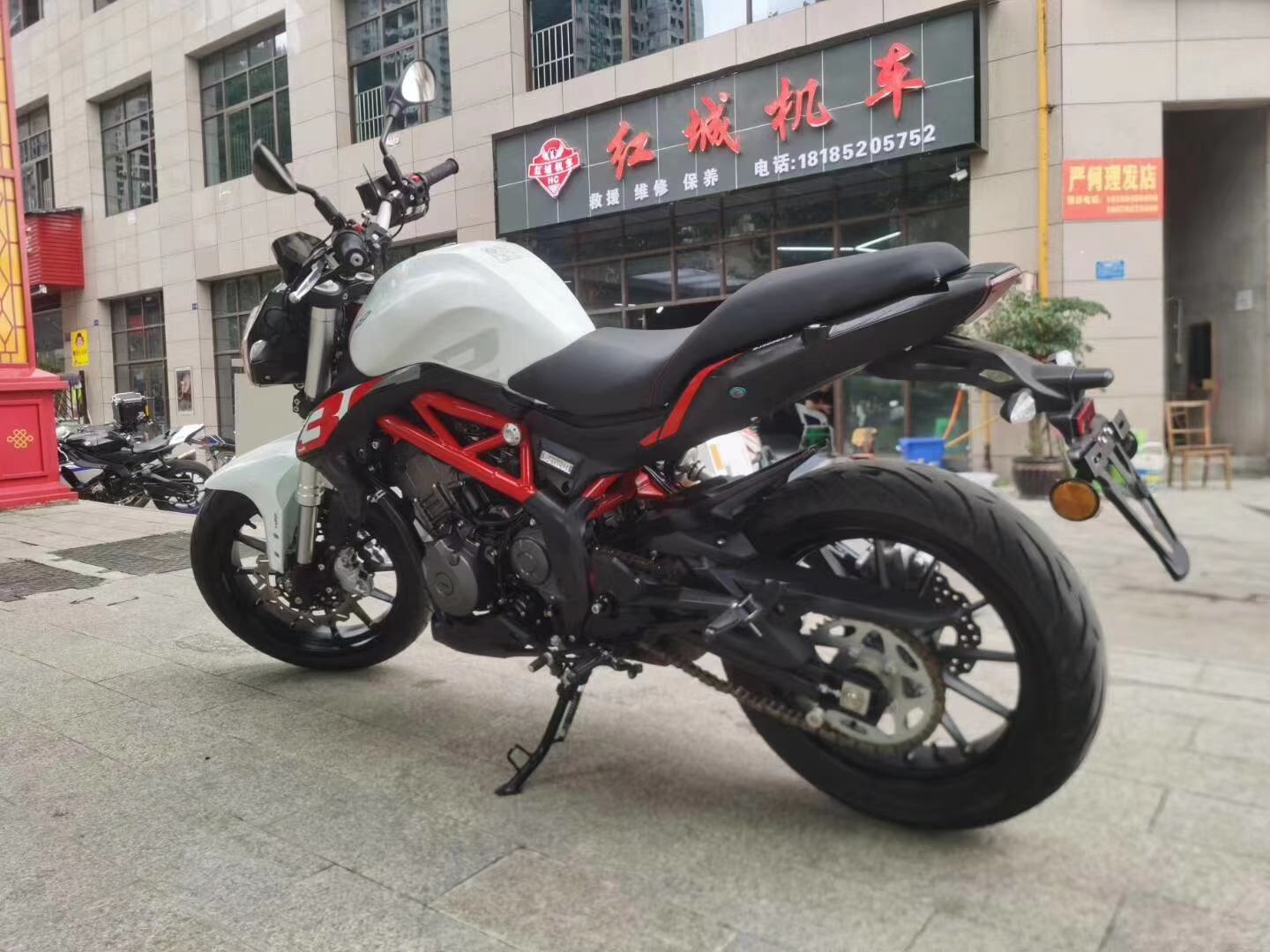 贝纳利黄龙300价格,时代印记与市场需求反映的定价策略