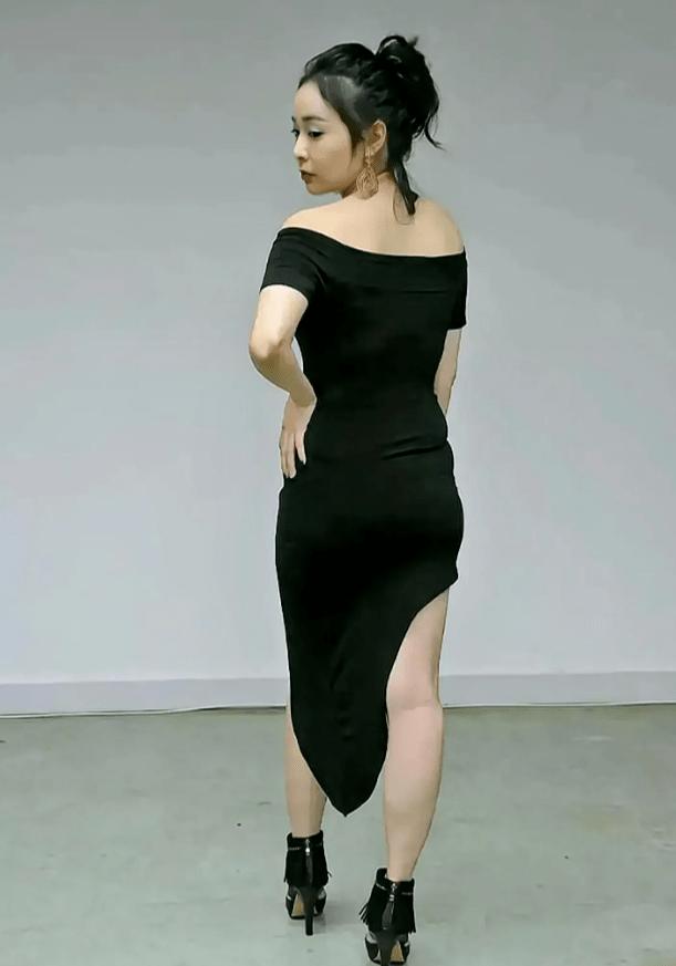 皮肤黑的女明星，独特魅力闪耀全场，魅力无限！