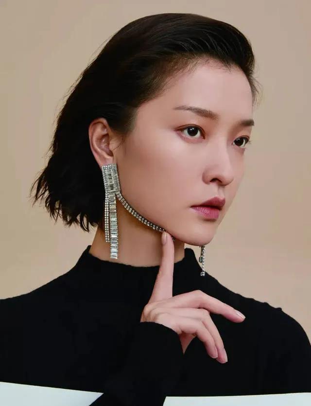 皑演员,舞台上的璀璨之星之光